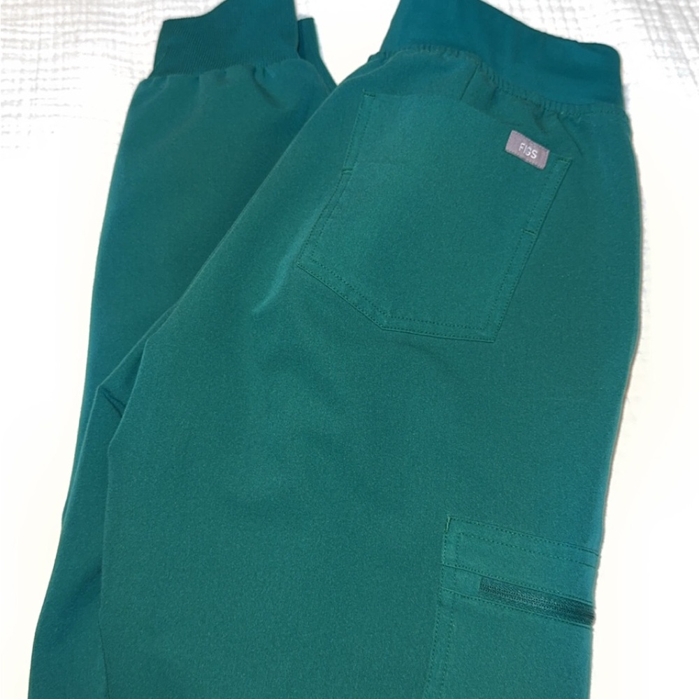 Figs Womens Hunter Green Zamora Joggers